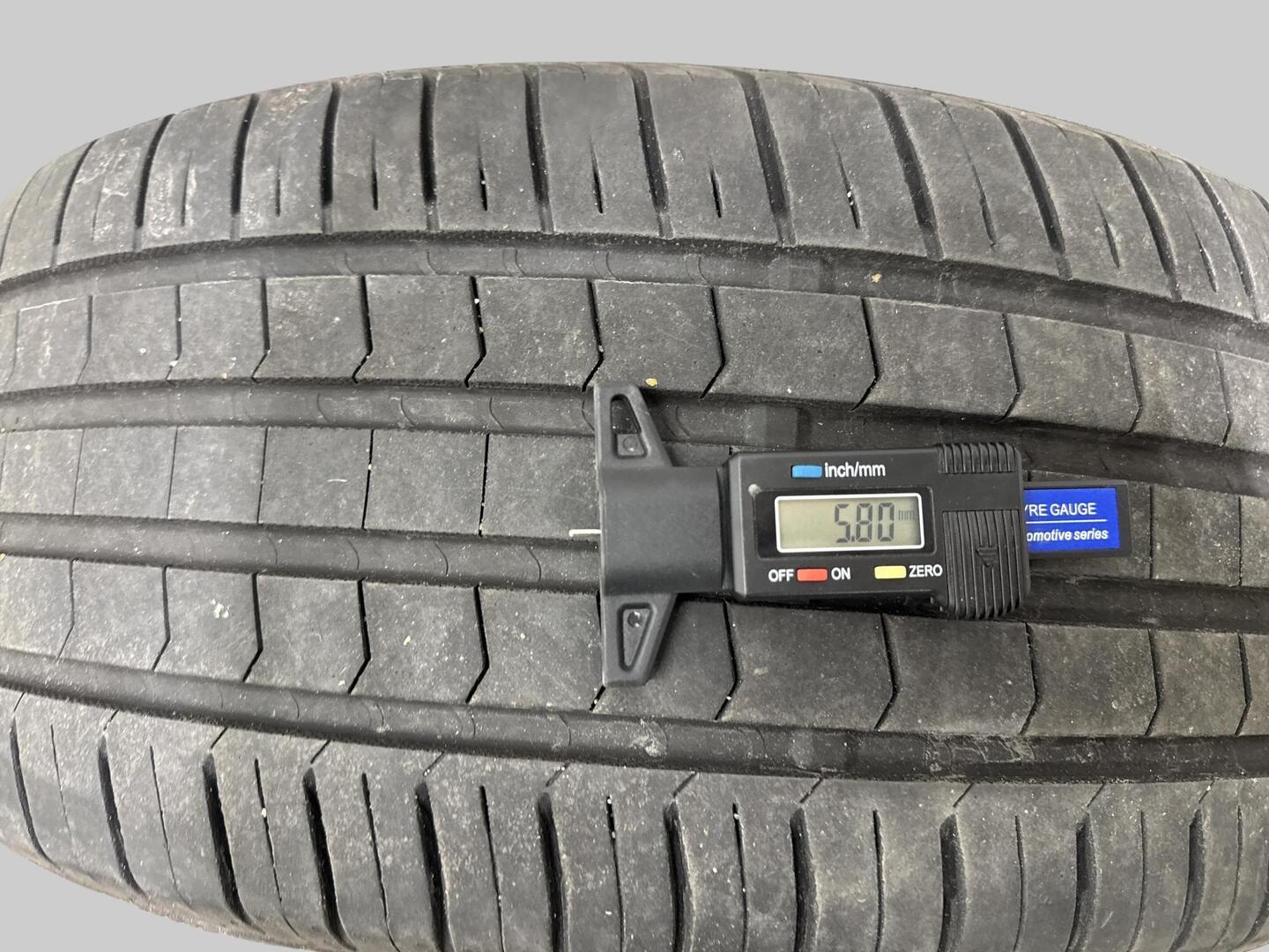 MERCEDES-BENZ E 2010