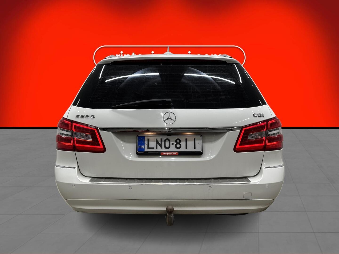 MERCEDES-BENZ E 2010