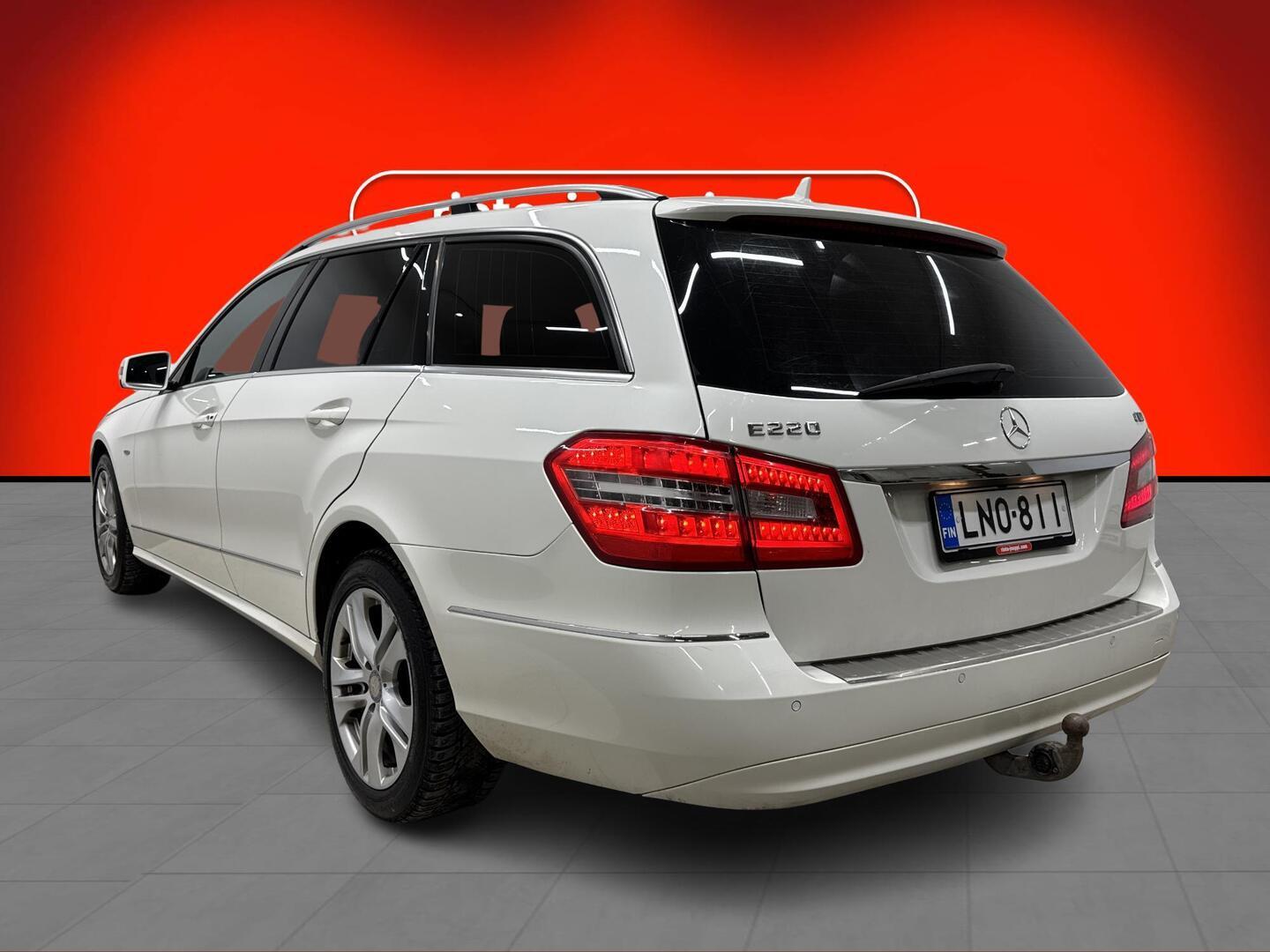 MERCEDES-BENZ E 2010