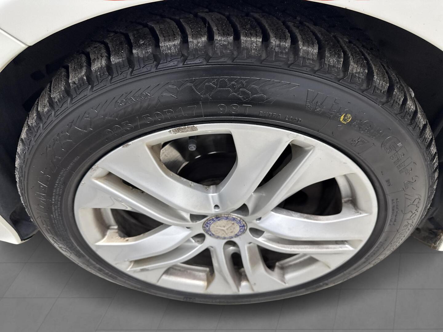 MERCEDES-BENZ E 2010