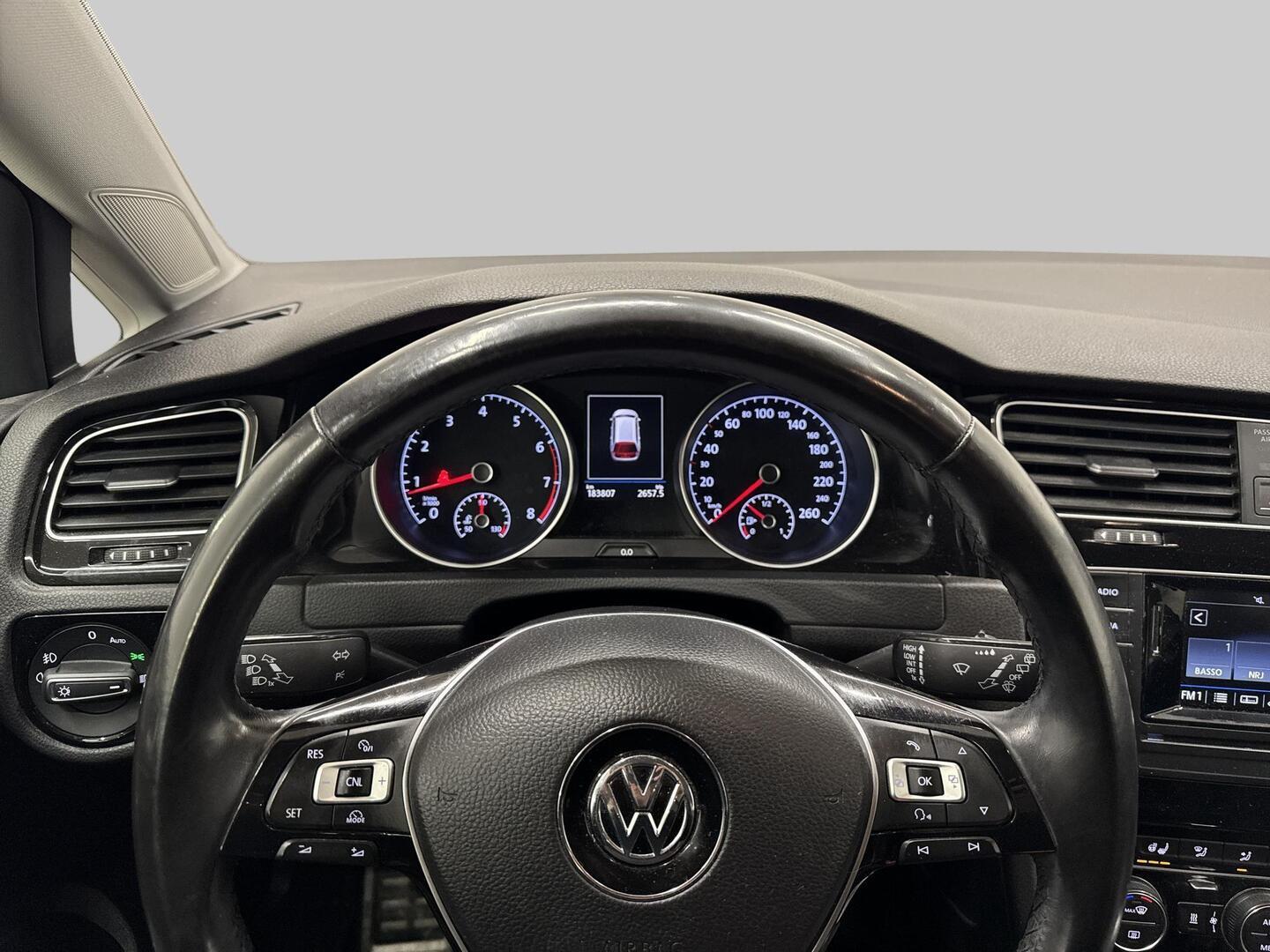VOLKSWAGEN Golf 2017