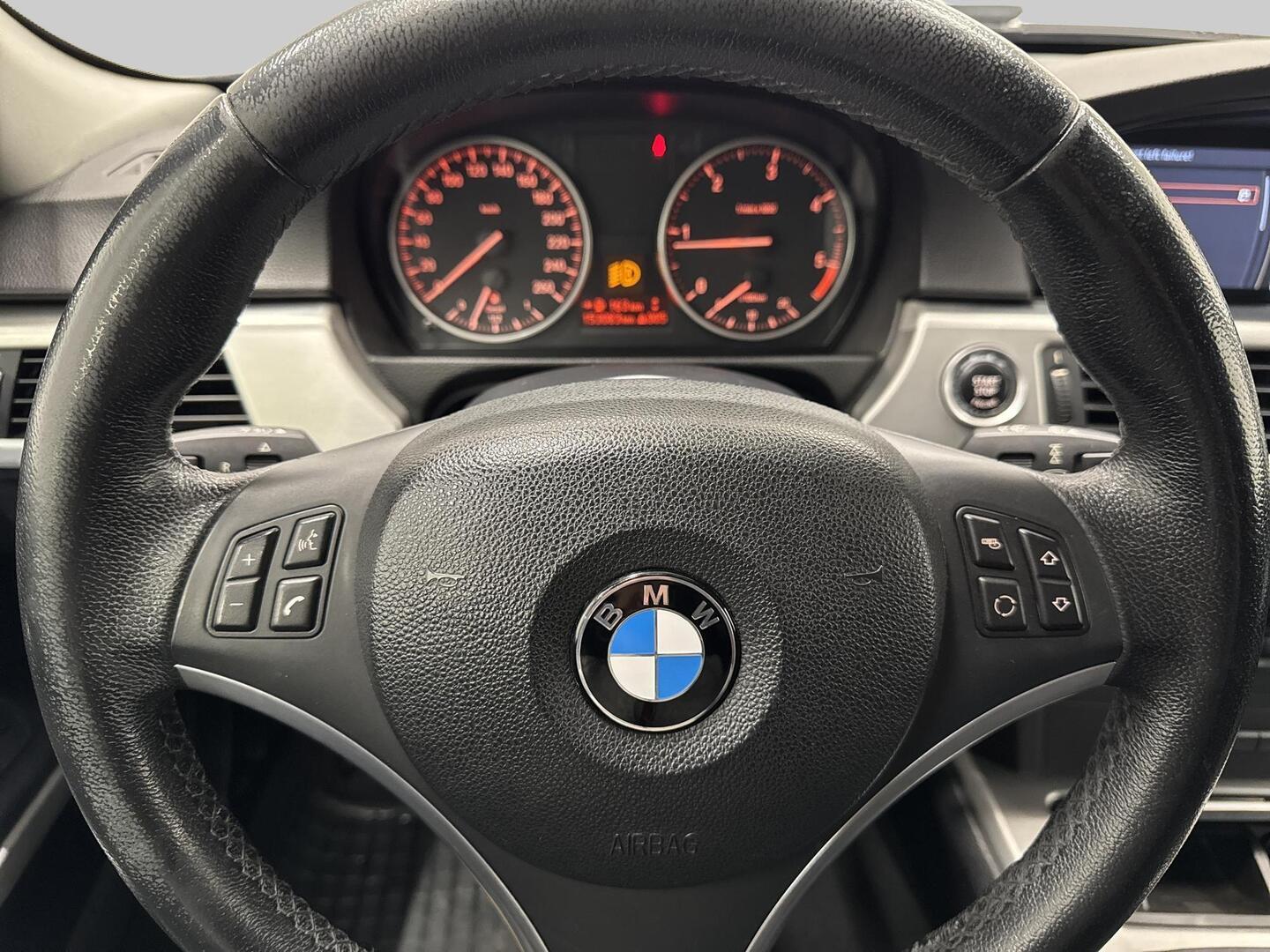 BMW 320 2011