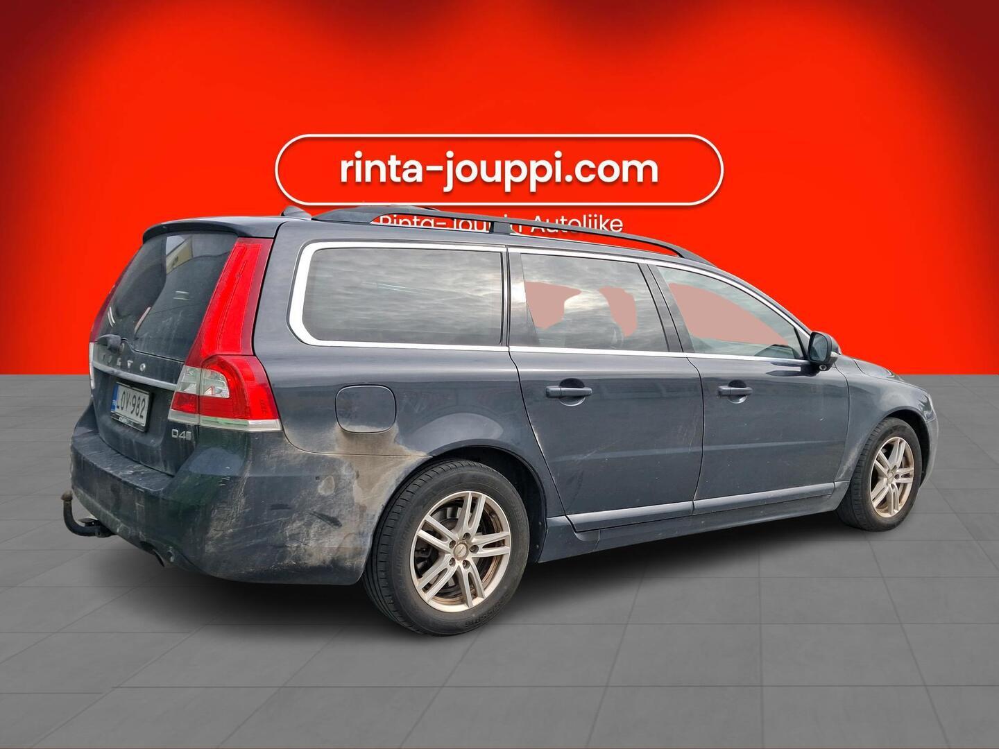 VOLVO V70 2015