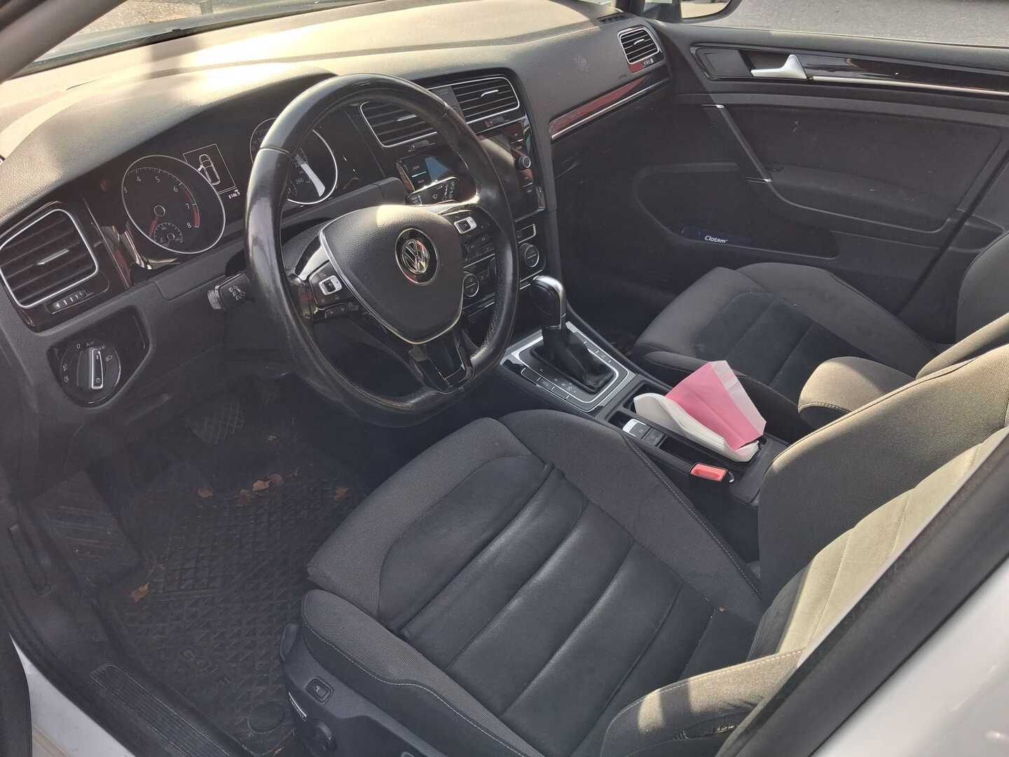 VOLKSWAGEN Golf 2018