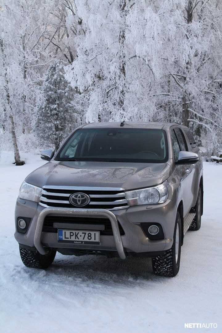 TOYOTA Hilux 2021