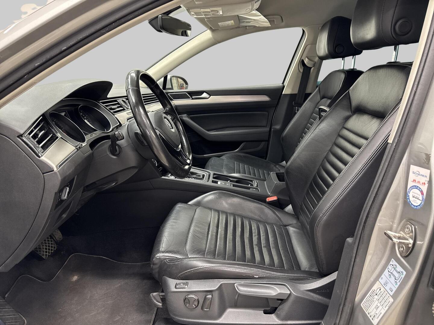 VOLKSWAGEN Passat 2016