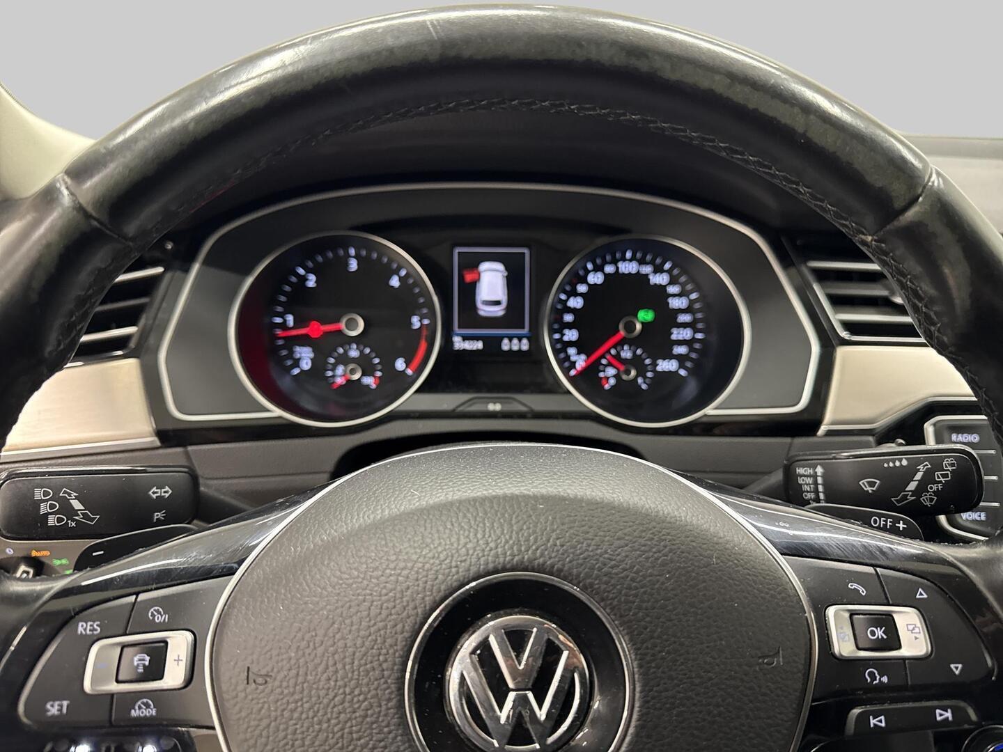 VOLKSWAGEN Passat 2016