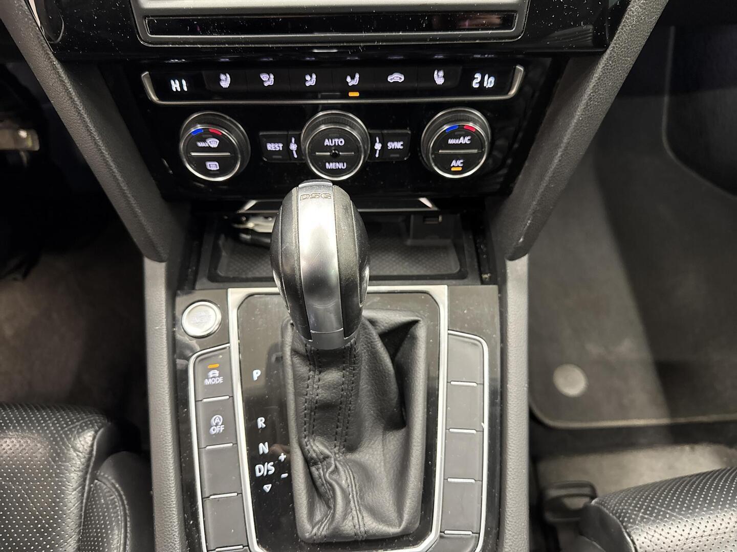 VOLKSWAGEN Passat 2016