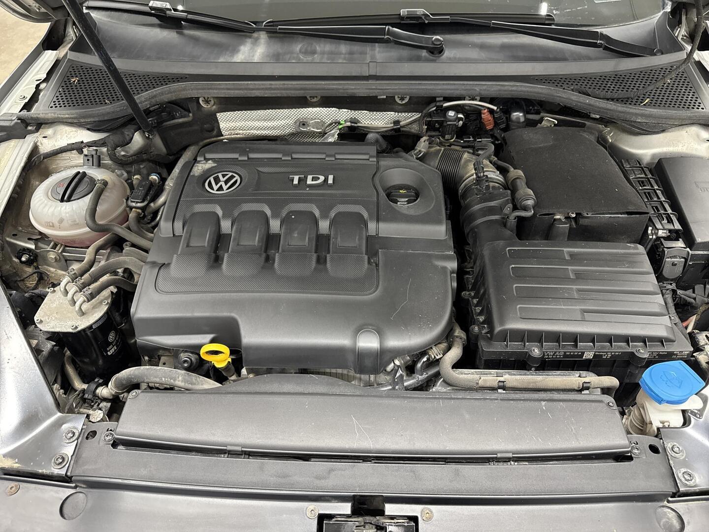 VOLKSWAGEN Passat 2016