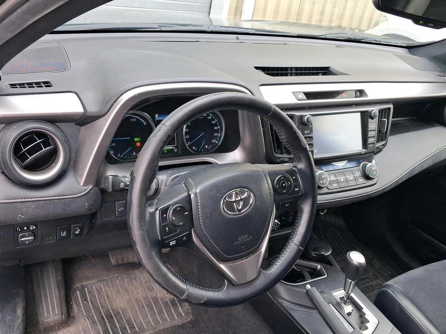 TOYOTA RAV4 2017