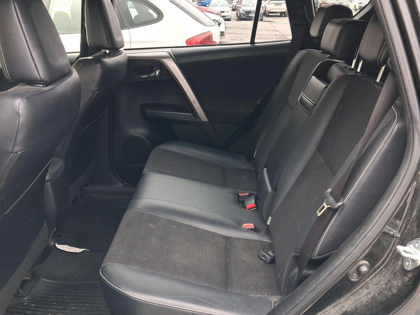 TOYOTA RAV4 2017