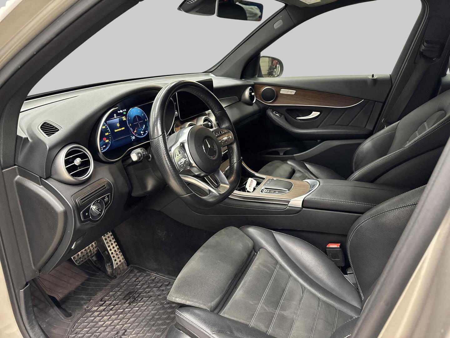 MERCEDES-BENZ GLC 2021