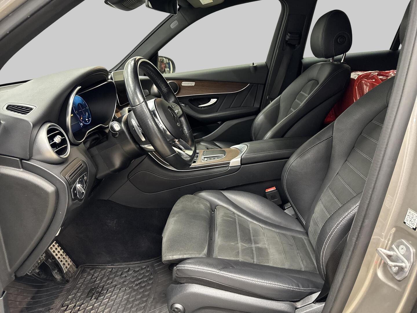 MERCEDES-BENZ GLC 2021