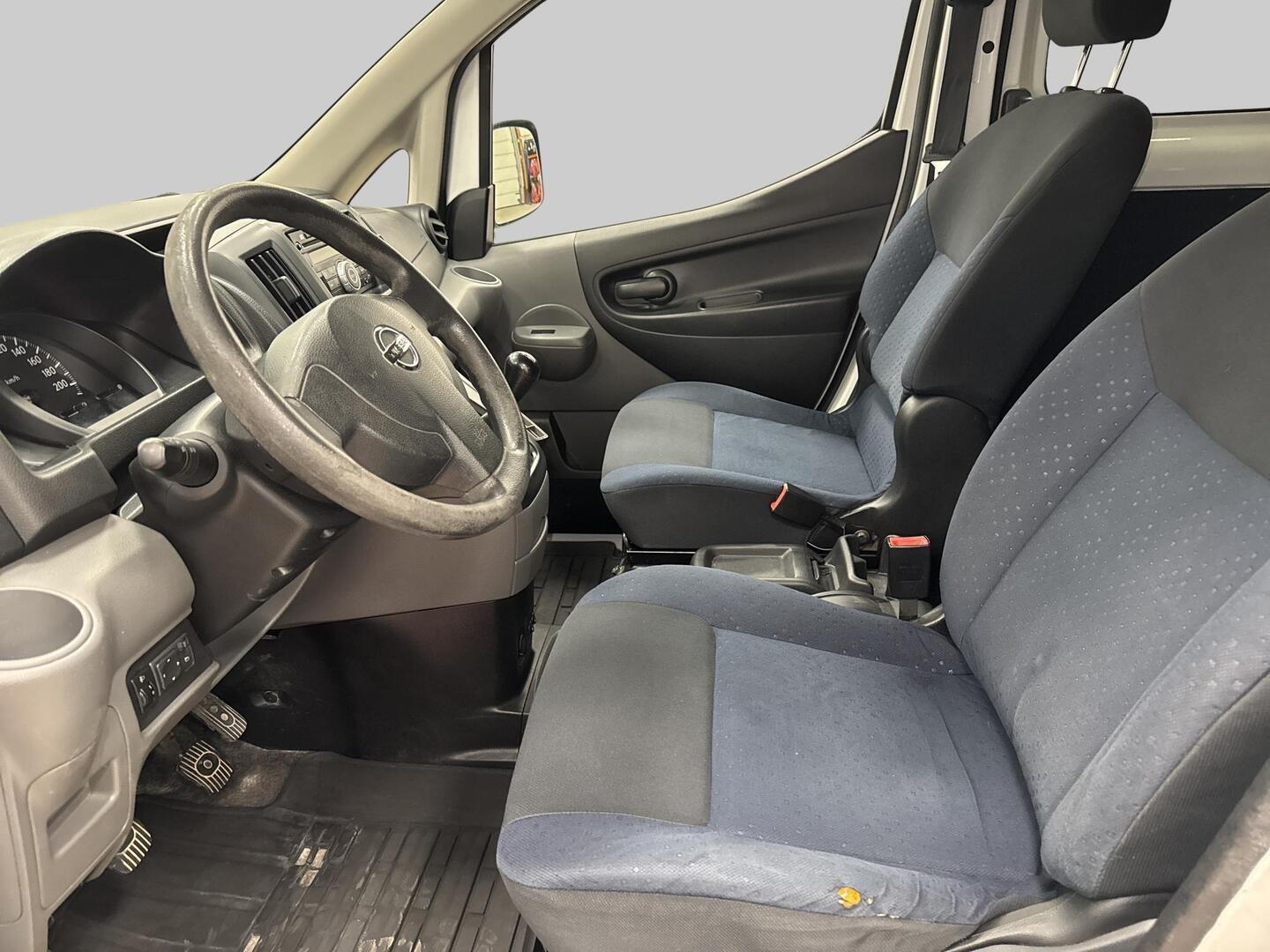 NISSAN NV200 2011