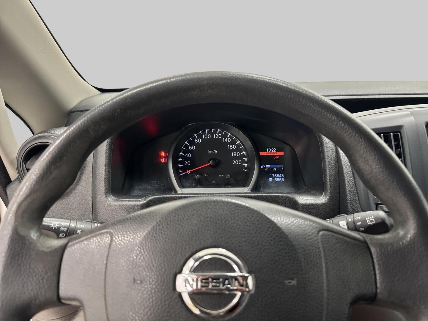 NISSAN NV200 2011