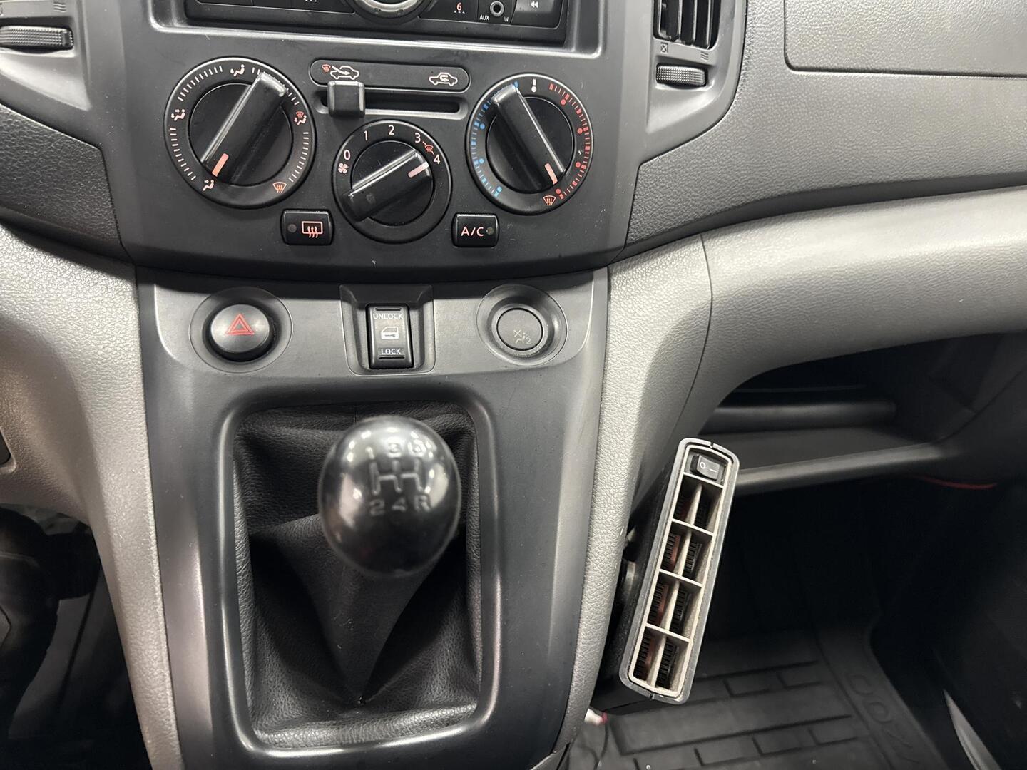 NISSAN NV200 2011