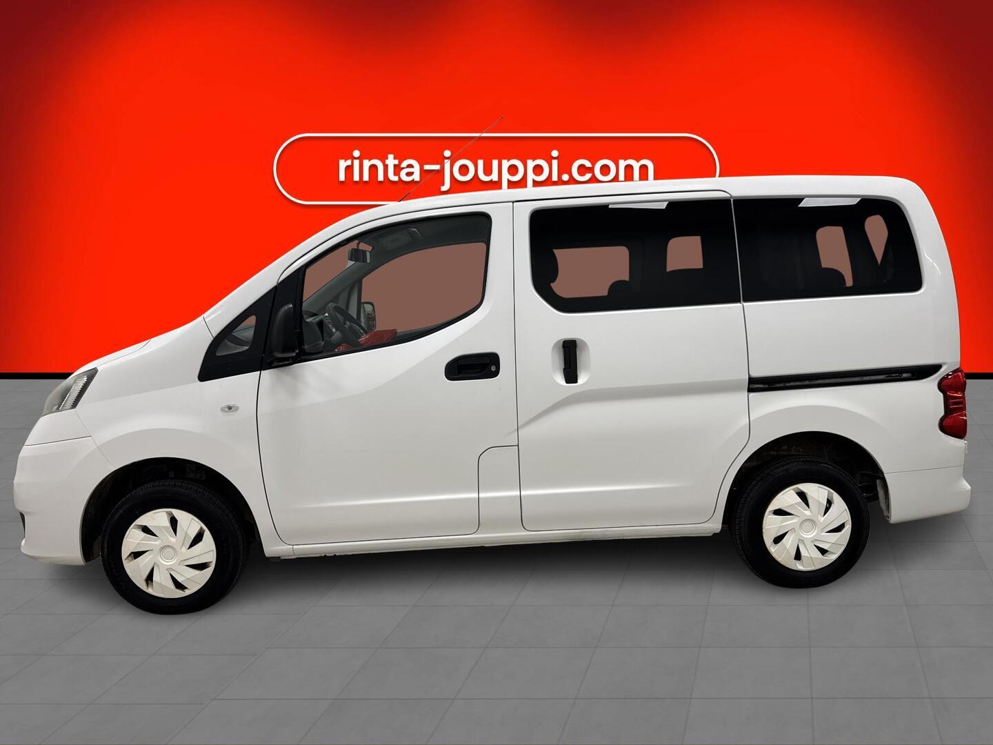 NISSAN NV200 2011