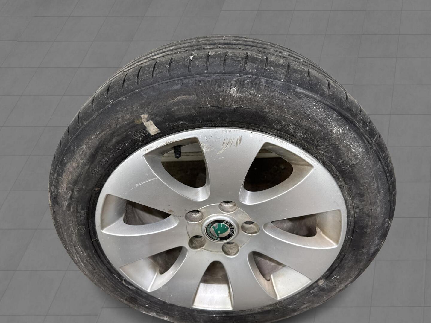 SKODA Superb 2011