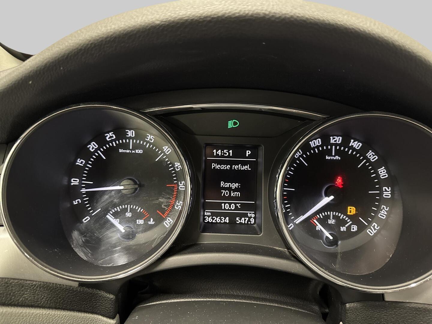 SKODA Superb 2011