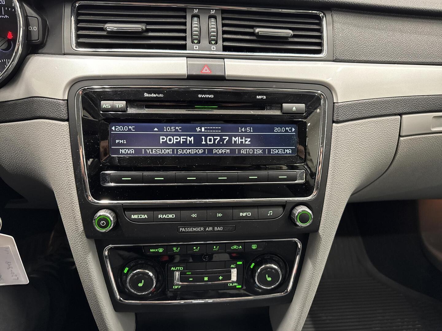 SKODA Superb 2011