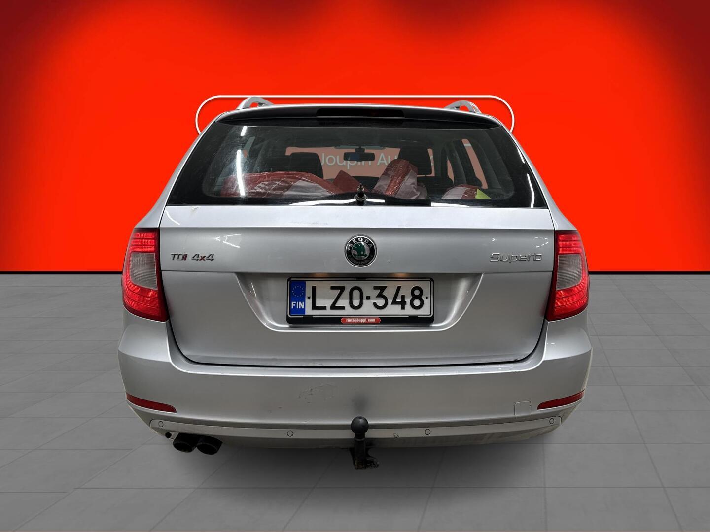 SKODA Superb 2011