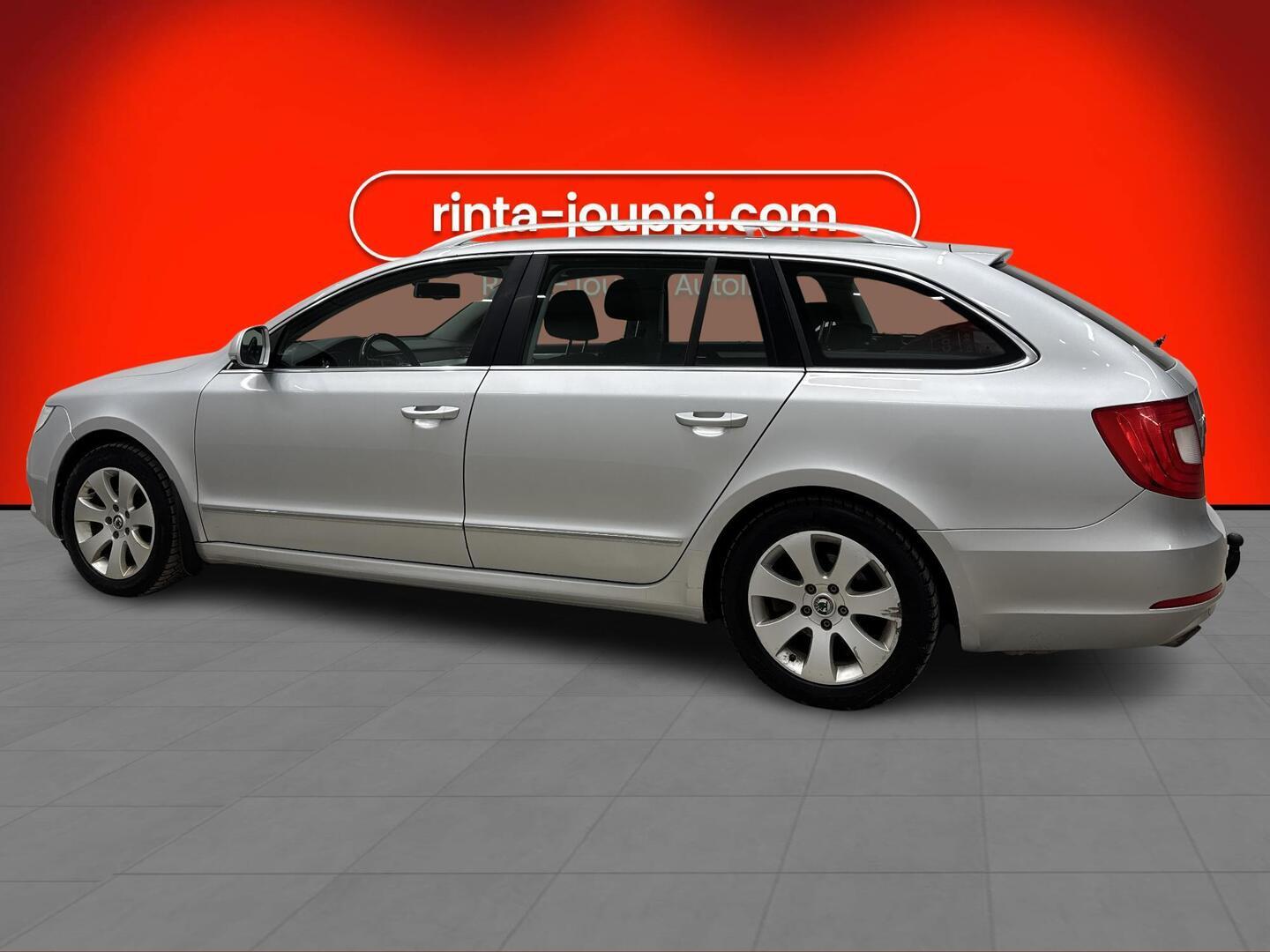 SKODA Superb 2011