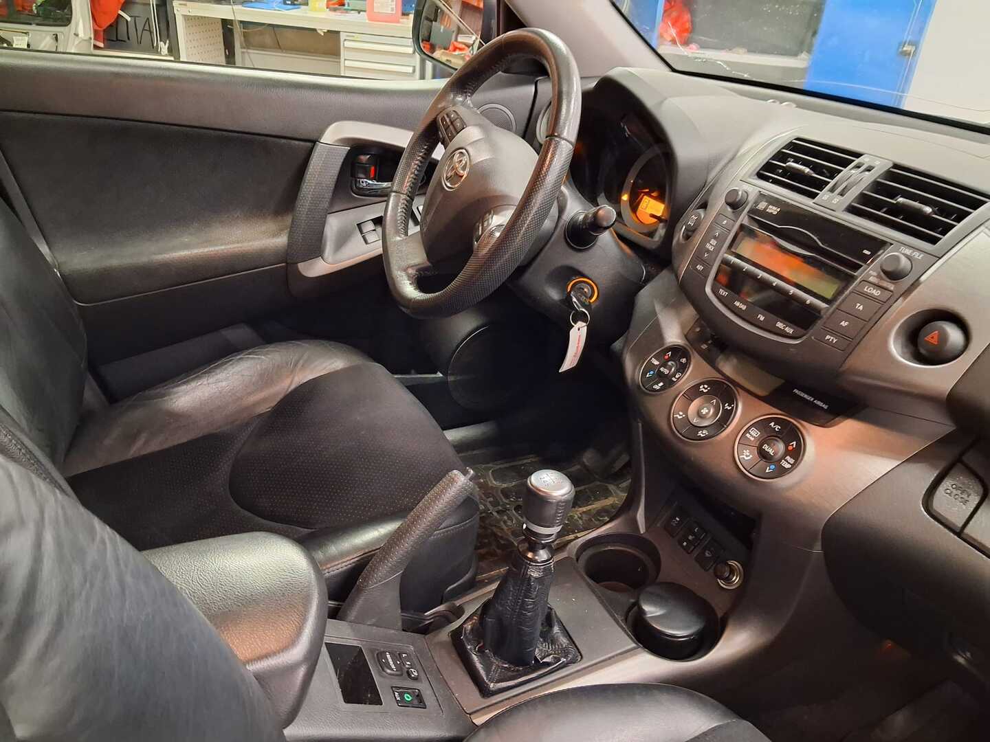 TOYOTA RAV4 2012