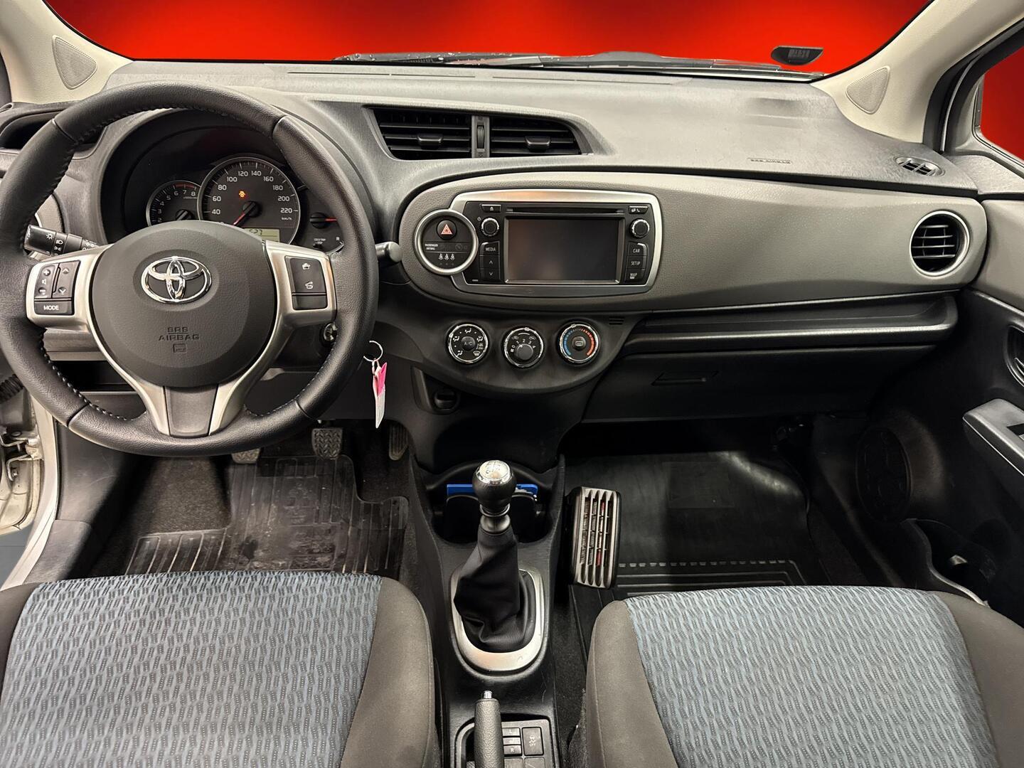 TOYOTA YARIS 2012