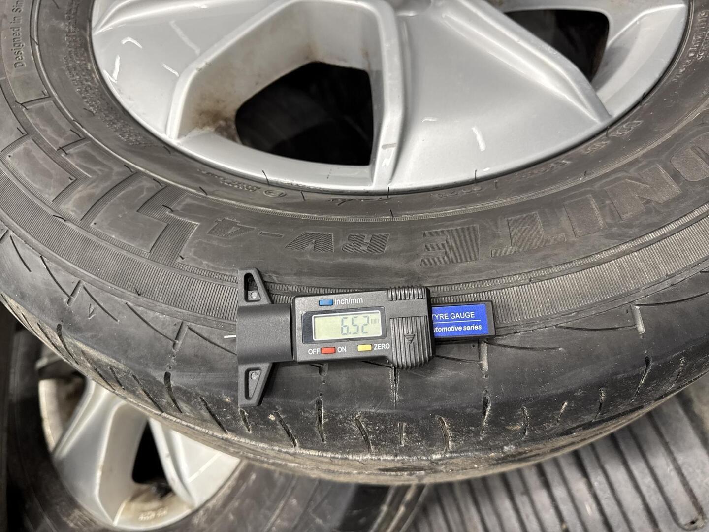 VOLKSWAGEN Amarok 2011