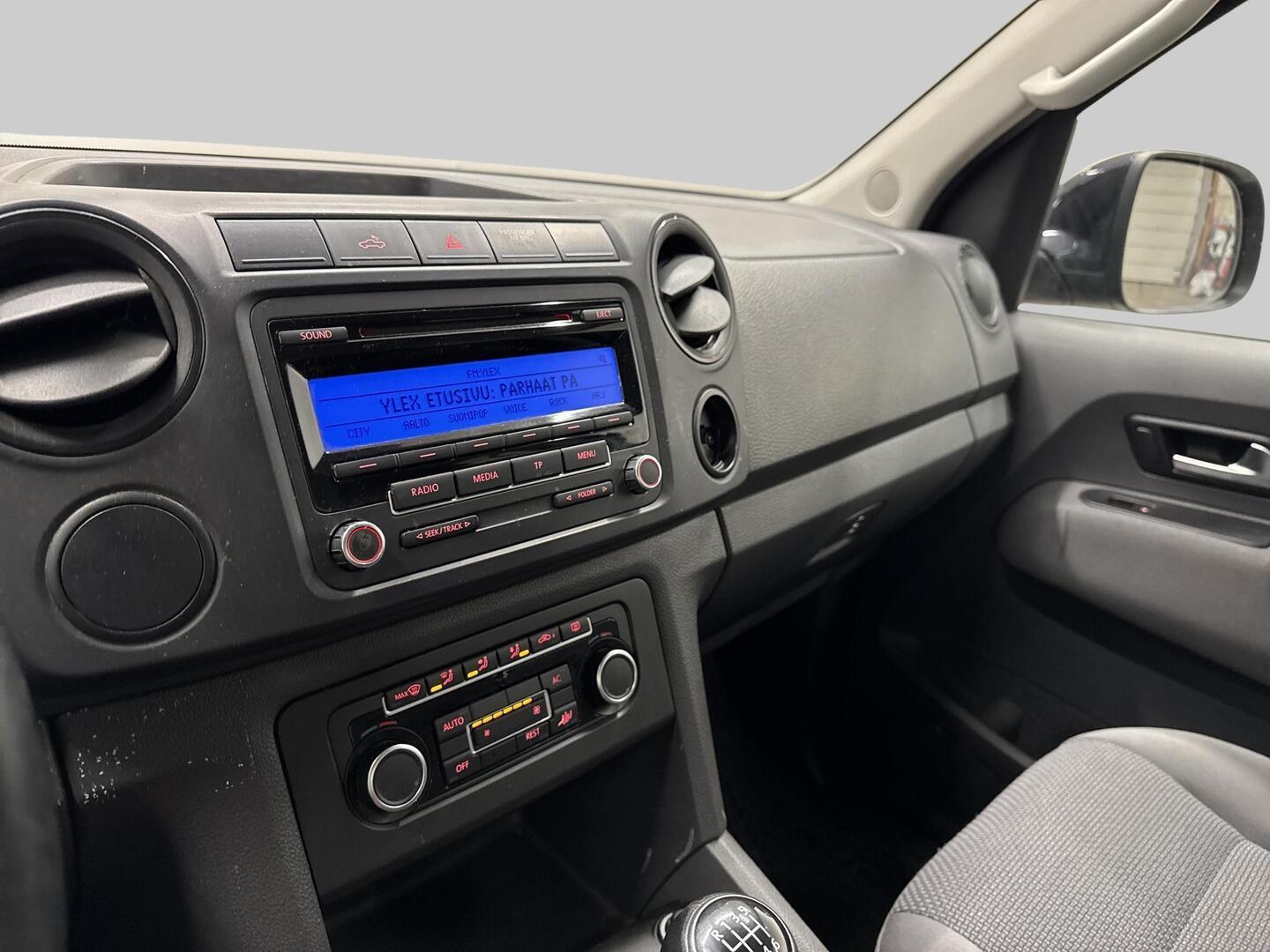 VOLKSWAGEN Amarok 2011