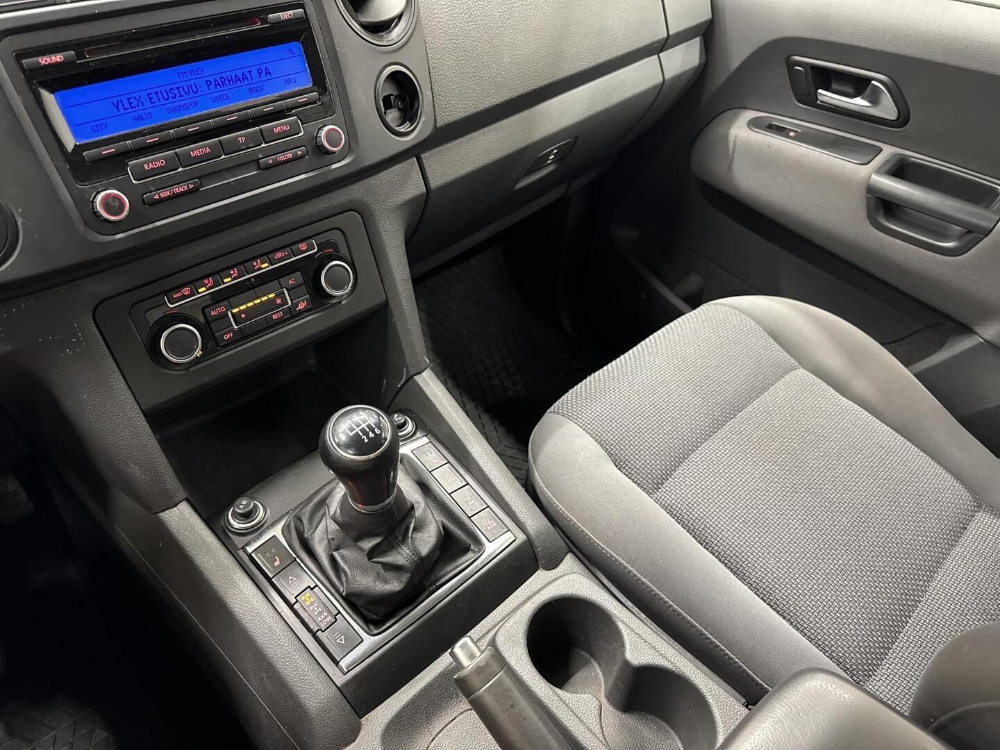 VOLKSWAGEN Amarok 2011