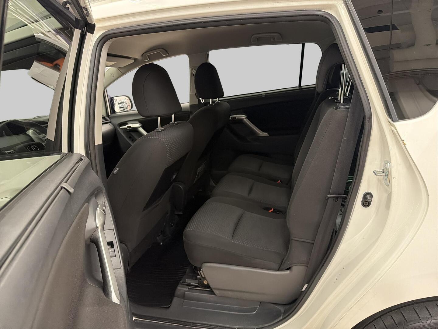 TOYOTA Verso 2011