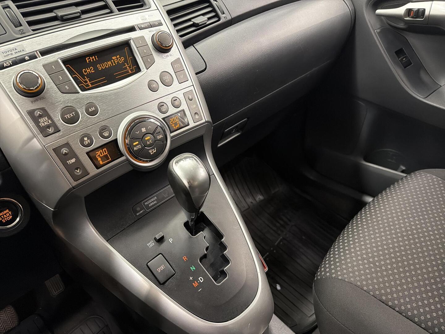 TOYOTA Verso 2011