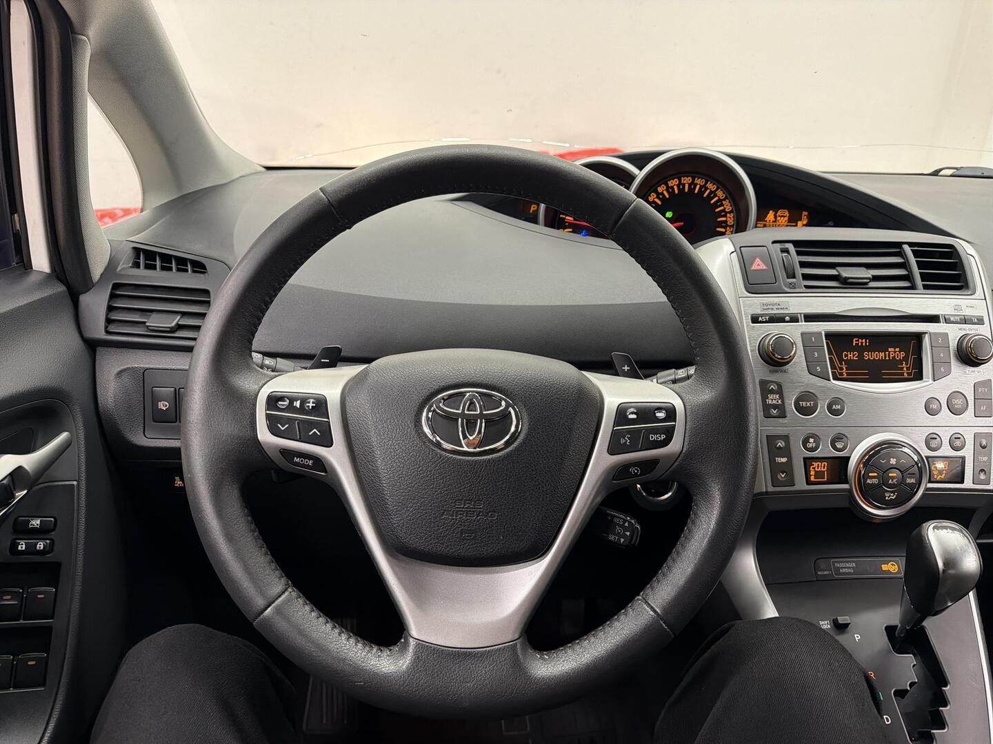 TOYOTA Verso 2011