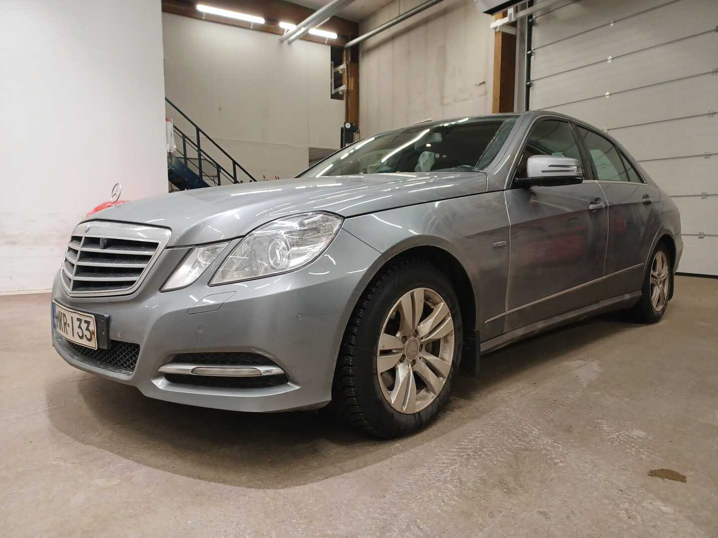MERCEDES-BENZ E 2011