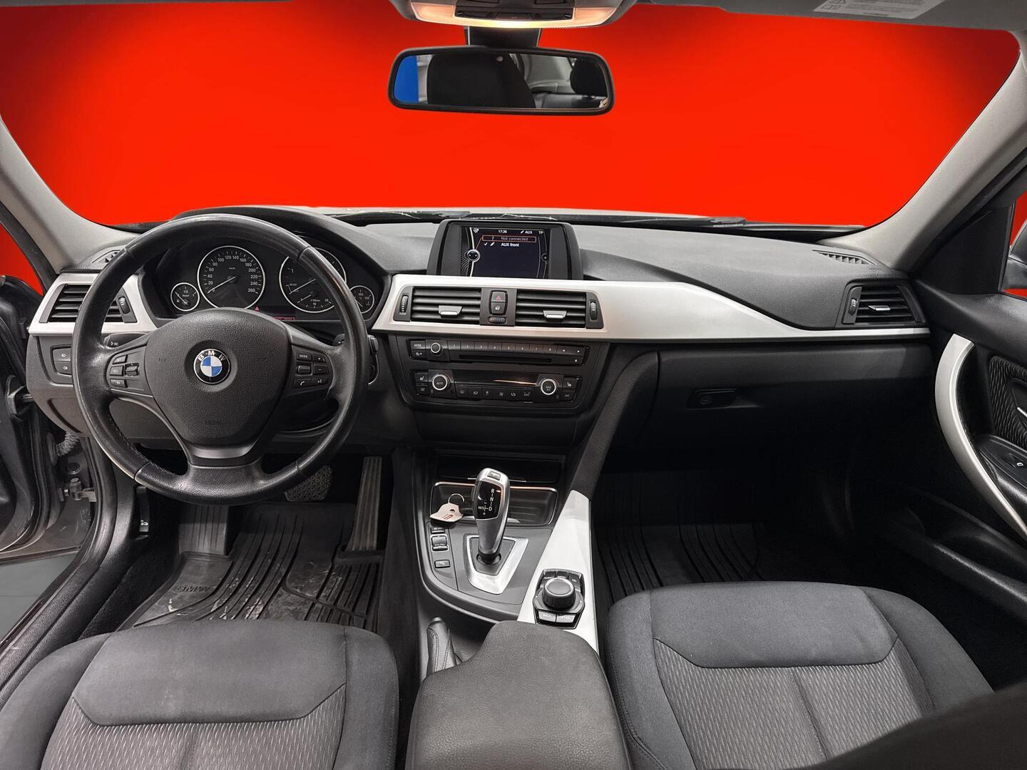 BMW 318 2012
