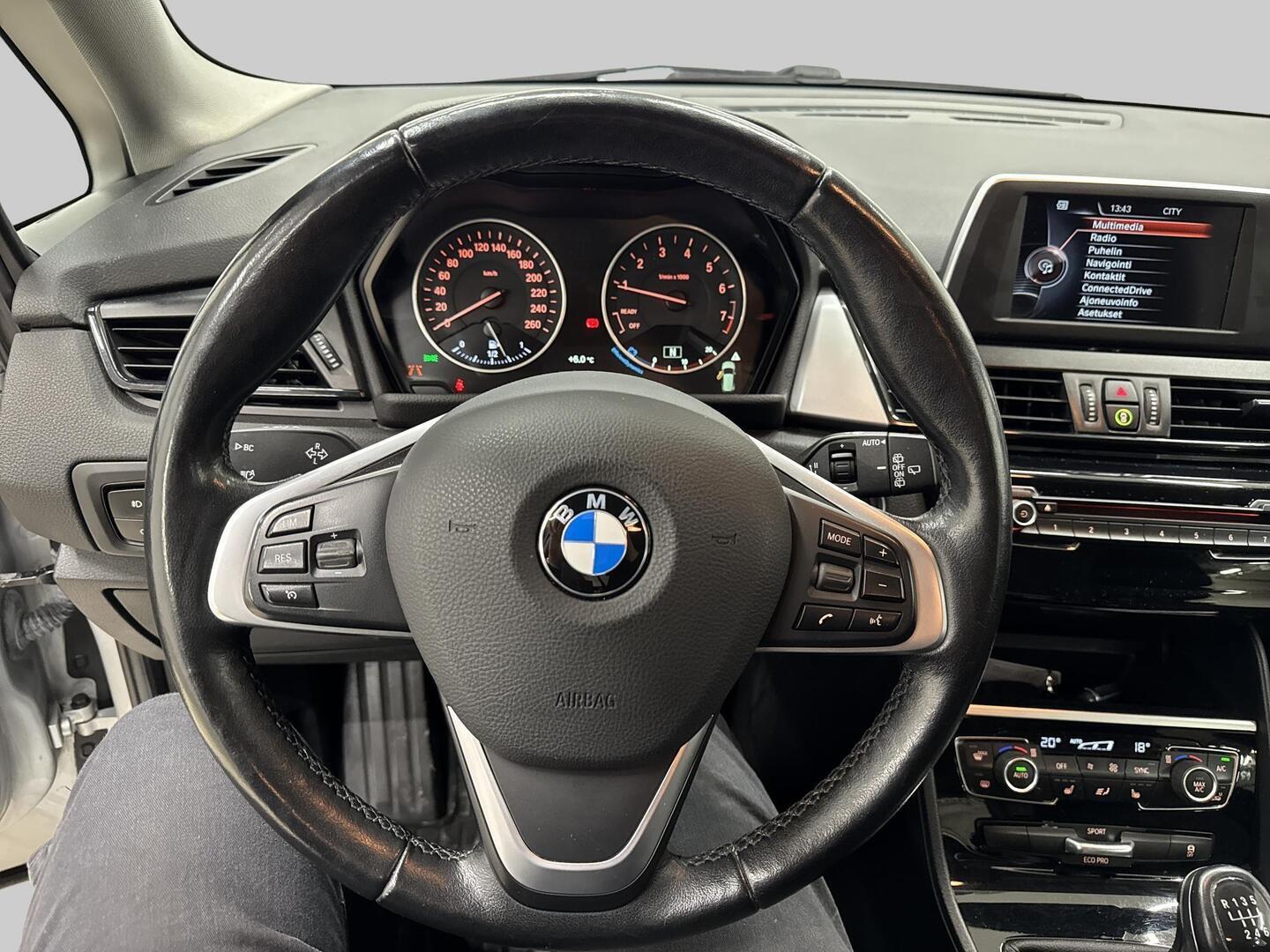 BMW 218 2014