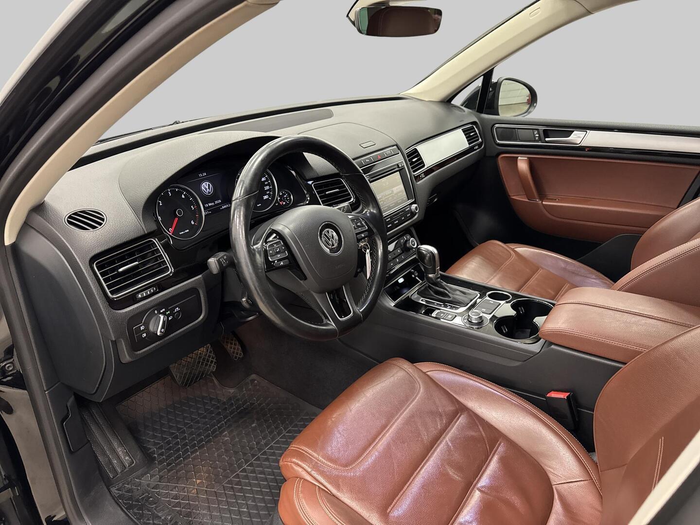 VOLKSWAGEN Touareg 2017