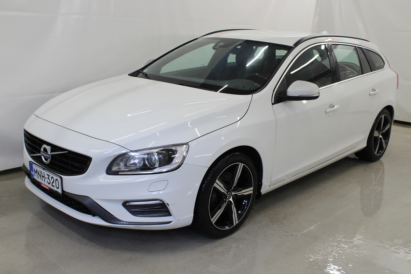 VOLVO V60 2017