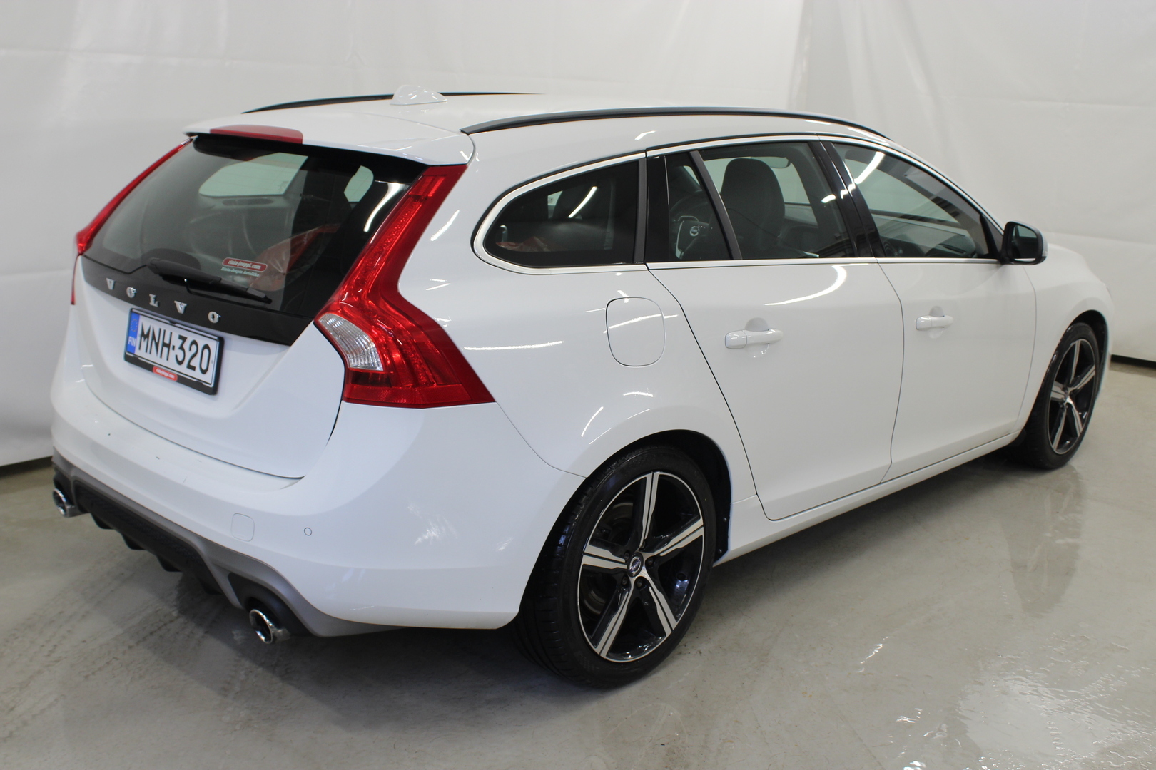 VOLVO V60 2017