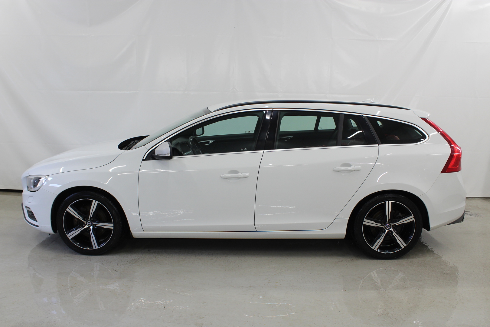 VOLVO V60 2017