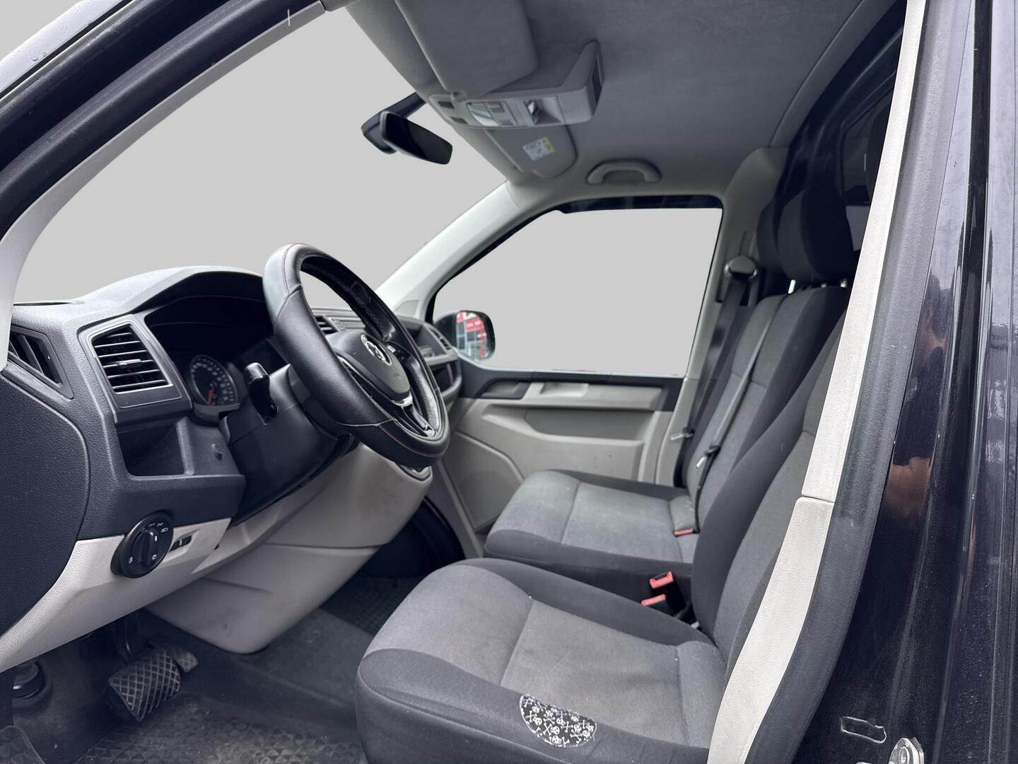 VOLKSWAGEN Transporter 2017