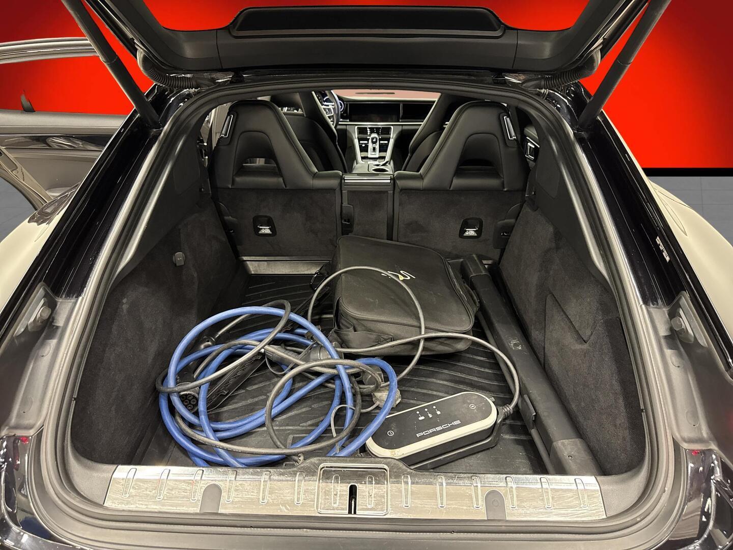 PORSCHE Panamera 2018