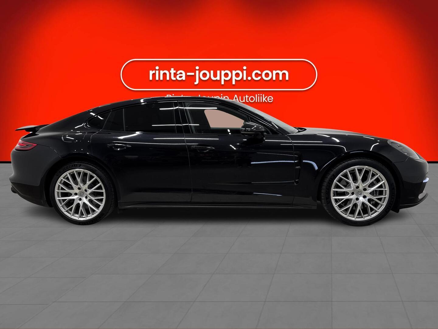 PORSCHE Panamera 2018