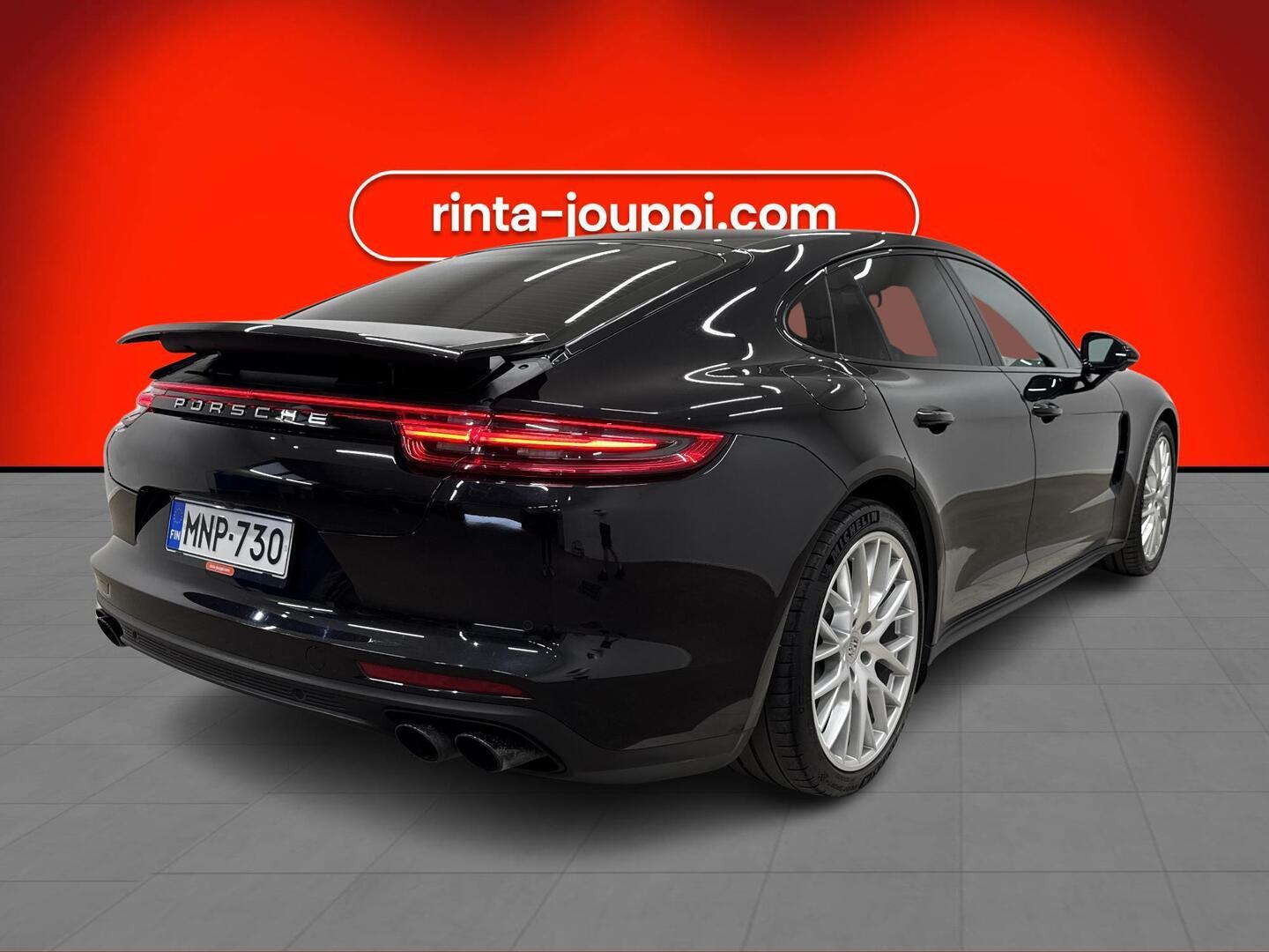 PORSCHE Panamera 2018