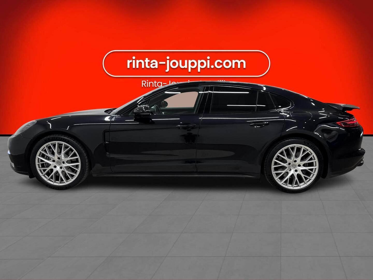 PORSCHE Panamera 2018