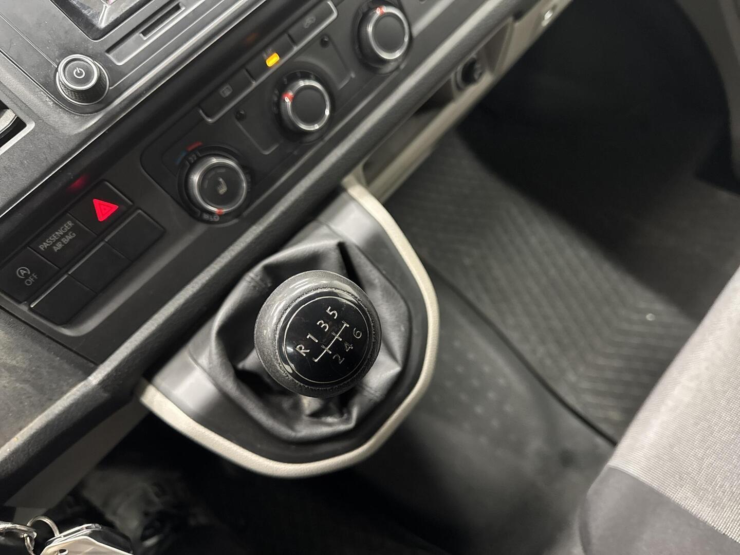 VOLKSWAGEN Transporter 2018