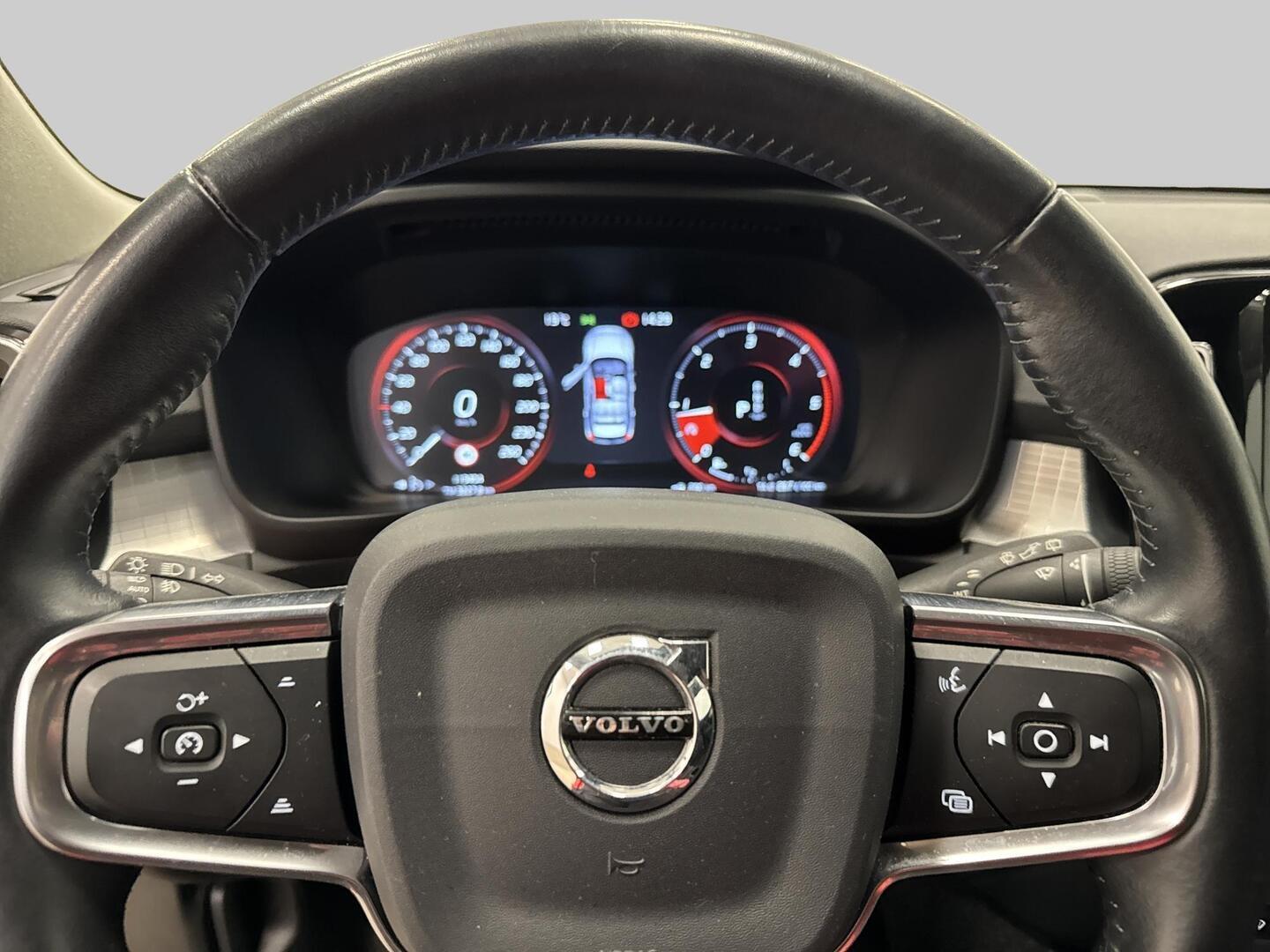 VOLVO XC40 2019