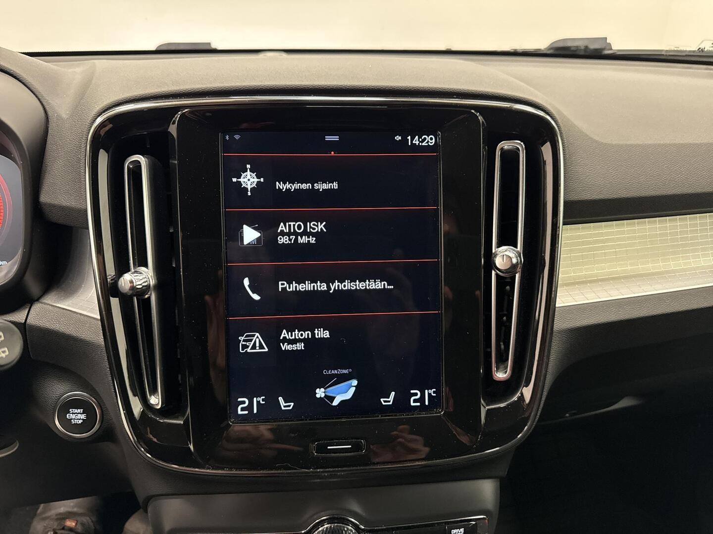VOLVO XC40 2019