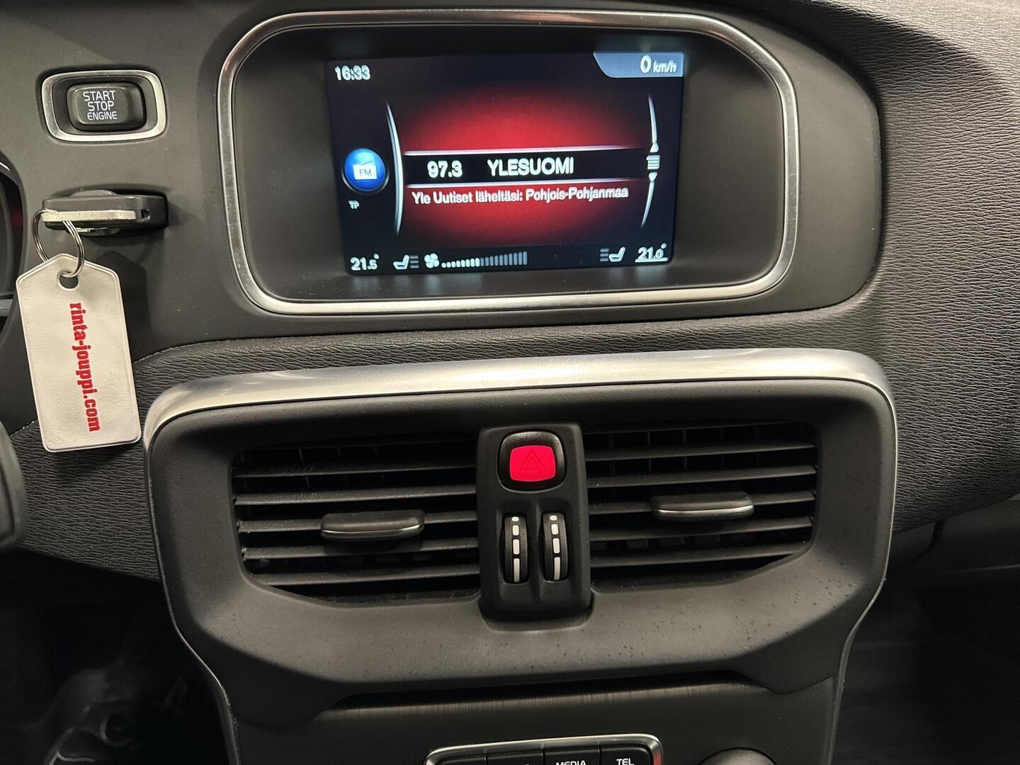 VOLVO V40 2016